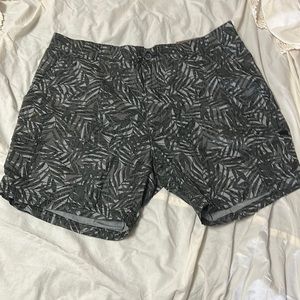 Great Northwest Cargo Shorts. Size 42